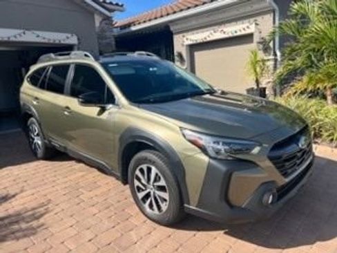 Used 2023 Subaru Outback Premium AWD/4WD image 10