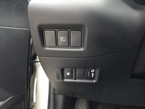 Used 2021 Toyota C-HR XLE FWD image 35