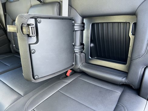 Used 2025 GMC Sierra 1500 Elevation w/ Elevation Premium Package image 16