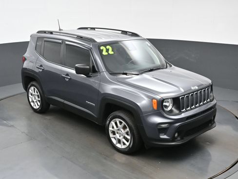 Used 2022 Jeep Renegade Latitude AWD/4WD image 39