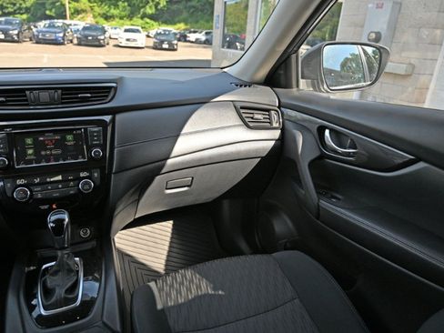 Used 2018 Nissan Rogue SV w/ Premium Package AWD/4WD image 13