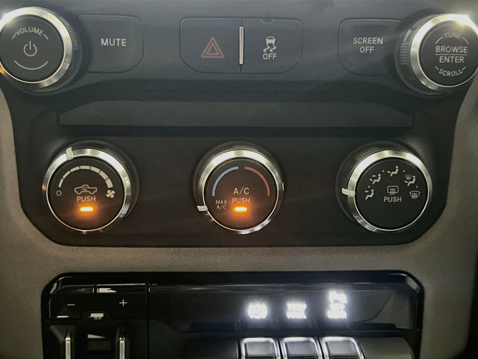 Used 2022 RAM 2500 Big Horn w/ Cold Weather Group AWD/4WD image 11