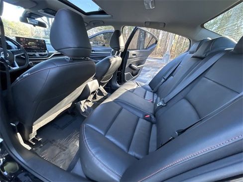 Used 2023 Nissan Altima 2.5 SR w/ SR Premium Package image 15