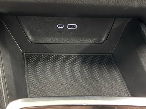 Used 2025 Chevrolet Equinox LT w/ Convenience Package II image 32