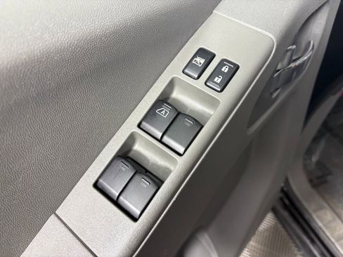 Used 2021 Nissan Frontier SV image 13