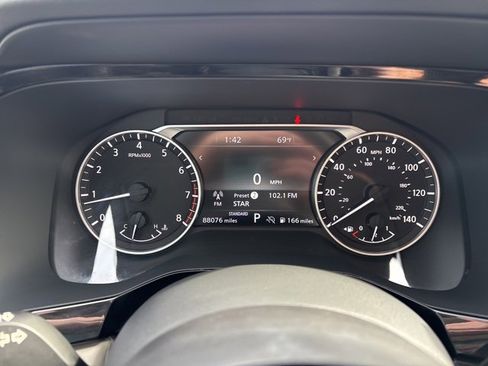 Used 2022 Nissan Pathfinder SL w/ SL Premium Package image 6