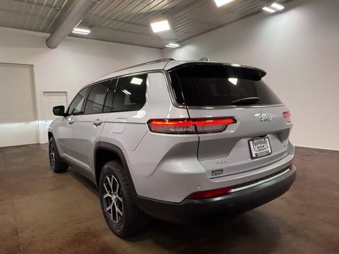 Used 2023 Jeep Grand Cherokee L Limited AWD/4WD image 35