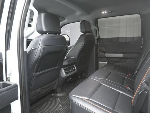 Used 2025 Ford F250 Lariat w/ Tremor Off-Road Package AWD/4WD image 2