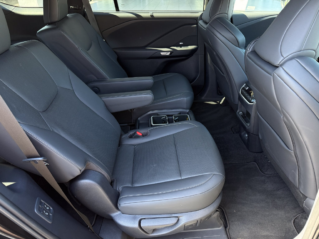 Used 2026 Lexus TX 500h AWD w/ Technology Package image 19