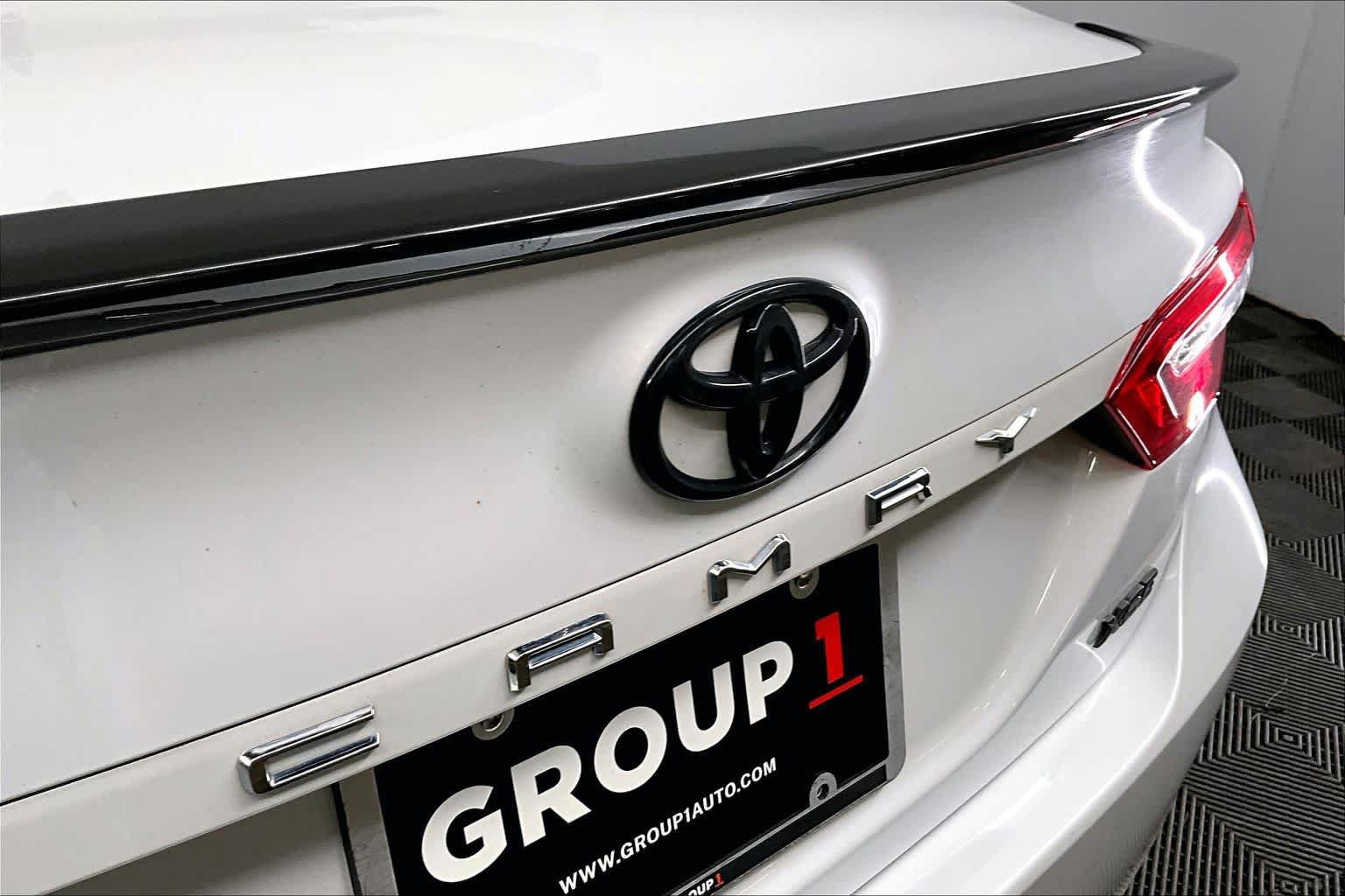 Used 2019 Toyota Camry XSE w/ Navigation Package FWD image 30