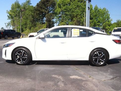 Used 2025 Nissan Sentra SV FWD image 4