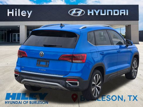 Used 2023 Volkswagen Taos SE FWD image 4