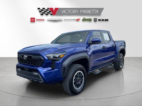 Used 2025 Toyota Tacoma TRD Off-Road AWD/4WD image 1