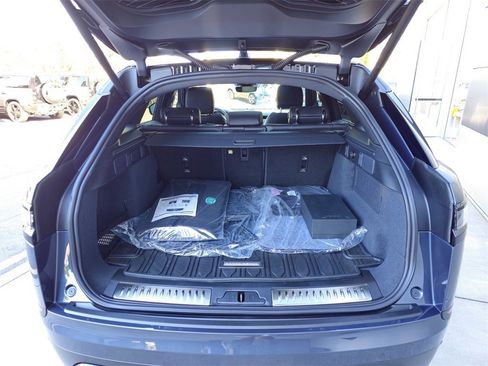 New 2025 Land Rover Range Rover Velar S image 28