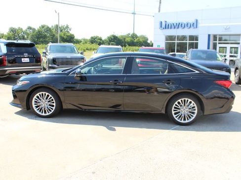 Used 2019 Toyota Avalon Limited w/ Advanced Safety Package FWD image 8