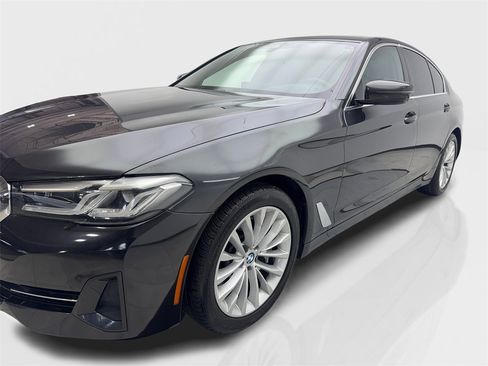 Used 2022 BMW 530i w/ Premium Package image 11