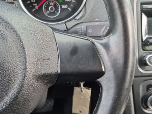 Used 2013 Volkswagen Golf 4-Door FWD image 14