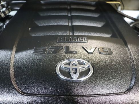 Used 2013 Toyota Sequoia Platinum RWD image 78