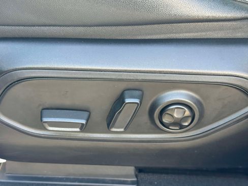 Used 2023 Jeep Grand Cherokee L Laredo AWD/4WD image 19