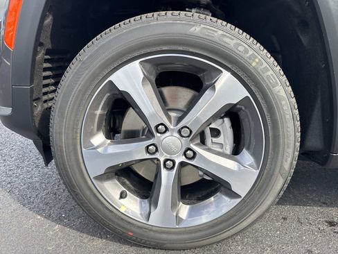 New 2025 Jeep Grand Cherokee L Limited image 3