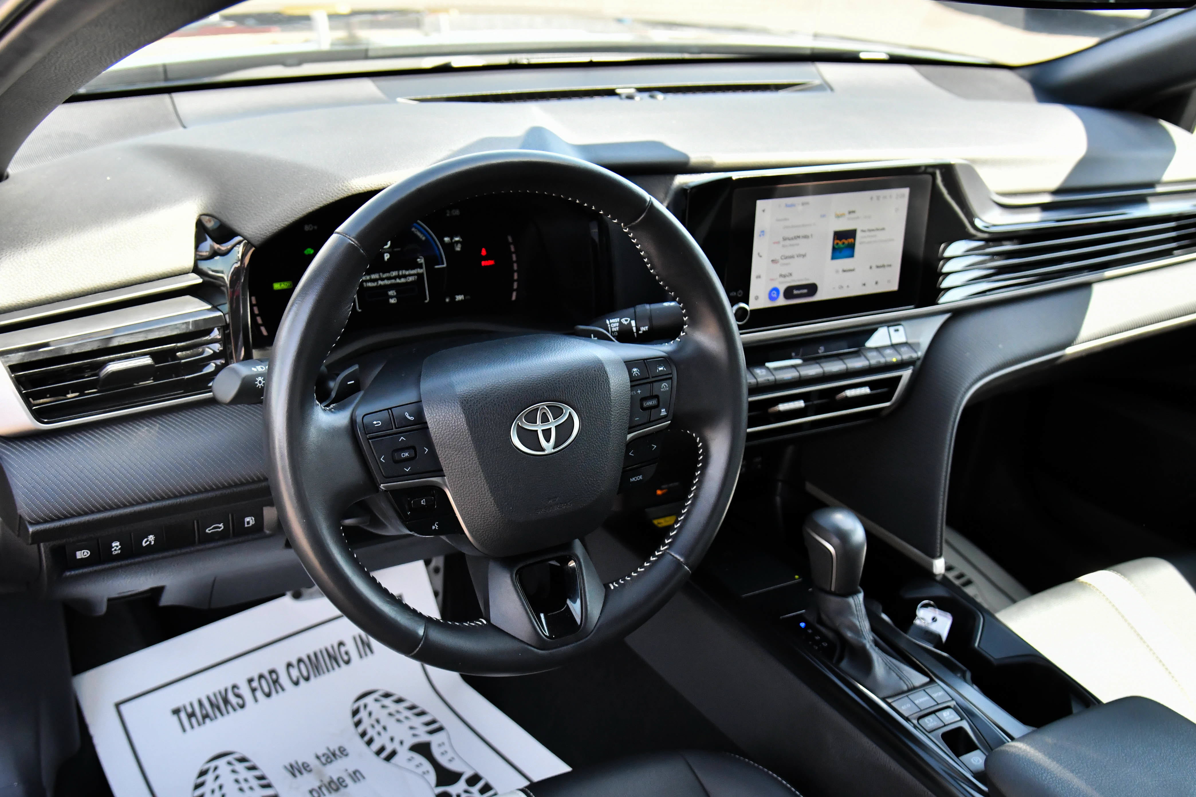 Used 2025 Toyota Camry SE FWD image 16