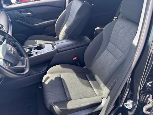 Used 2025 Nissan Rogue SV FWD image 36