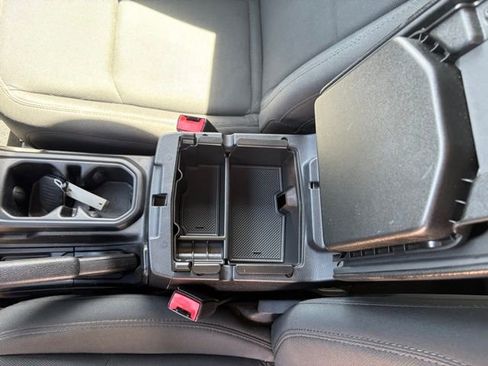 Used 2018 Jeep Wrangler Sport image 22