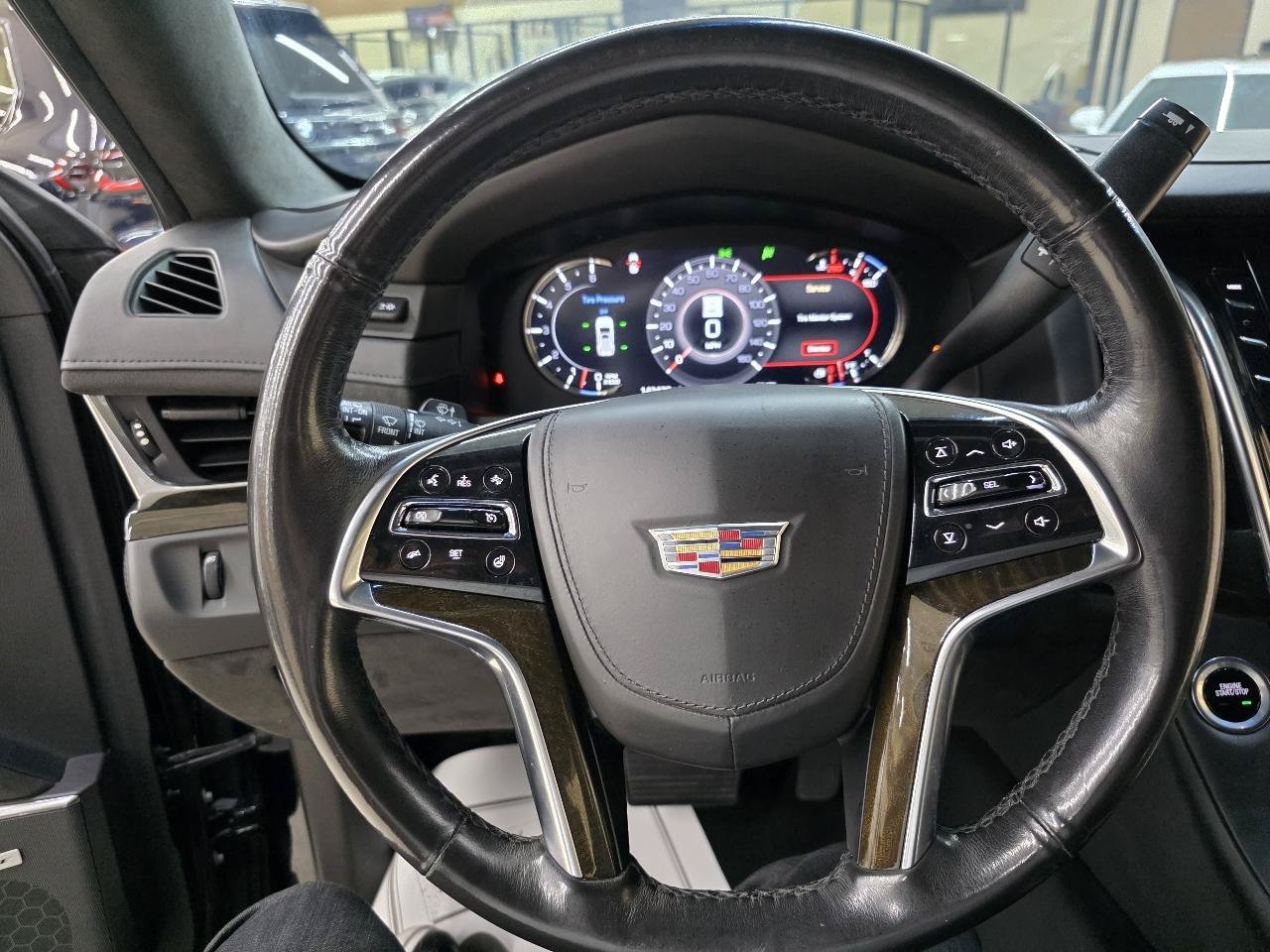 Used 2018 Cadillac Escalade ESV Platinum AWD/4WD image 33