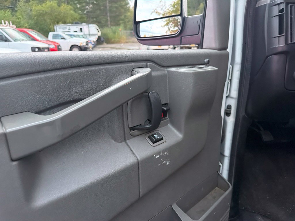Used 2019 Chevrolet Express 3500 LT w/ LT Preferred Equipment Group RWD image 10