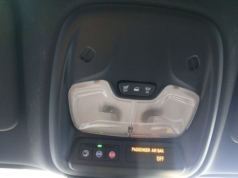 Used 2025 Chevrolet Colorado LT w/ Advanced Trailering Package RWD image 7