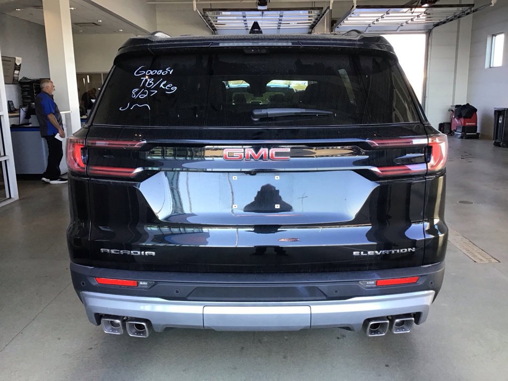 Used 2026 GMC Acadia Elevation w/ Elevation Premium Package FWD image 4