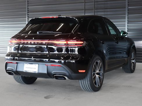 Used 2025 Porsche Macan image 10