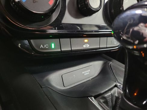 Used 2022 Honda HR-V LX image 18