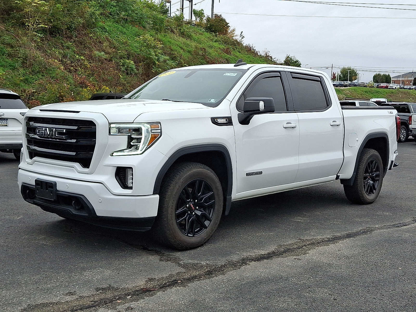 Used 2021 GMC Sierra 1500 Elevation w/ Preferred Package AWD/4WD image 3