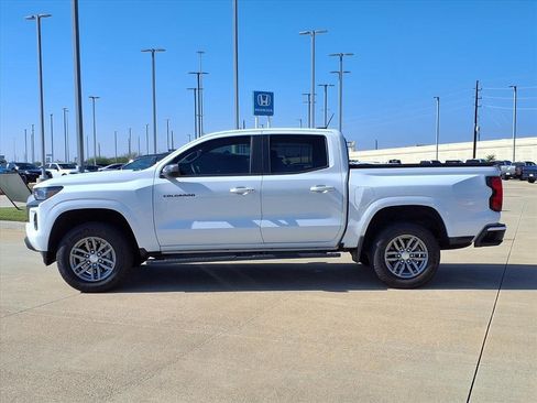 Used 2024 Chevrolet Colorado LT w/ LT Convenience Package II image 3