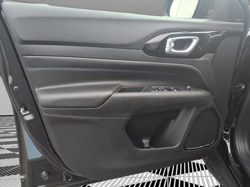 New 2026 Jeep Compass Latitude AWD/4WD image 17