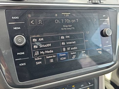 Used 2023 Volkswagen Tiguan SE FWD image 23