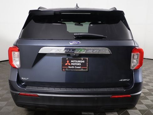 Used 2022 Ford Explorer XLT image 11