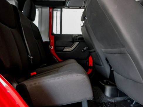 Used 2017 Jeep Wrangler Unlimited Sport w/ Connectivity Group image 33