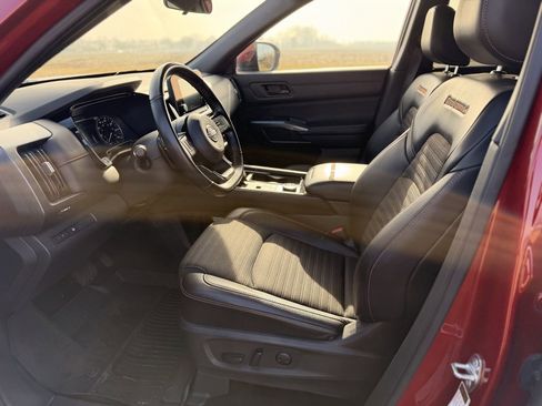 Certified 2023 Nissan Pathfinder Rock Creek image 9