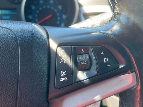 Used 2014 Chevrolet Cruze LT image 16