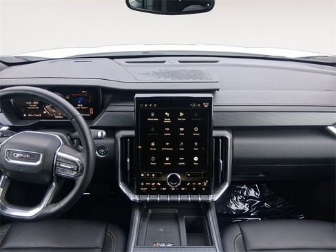 Used 2024 GMC Acadia Elevation image 11