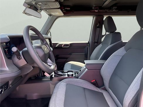 New 2025 Ford Bronco 4-Door image 14