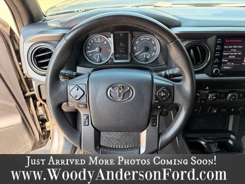 Used 2020 Toyota Tacoma TRD Off-Road AWD/4WD image 14