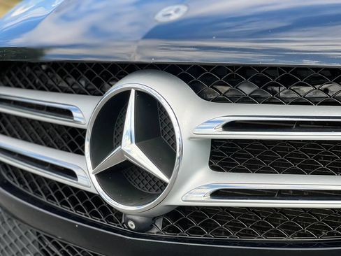 Used 2017 Mercedes-Benz GLE 350 4MATIC w/ Premium 2 Package image 9