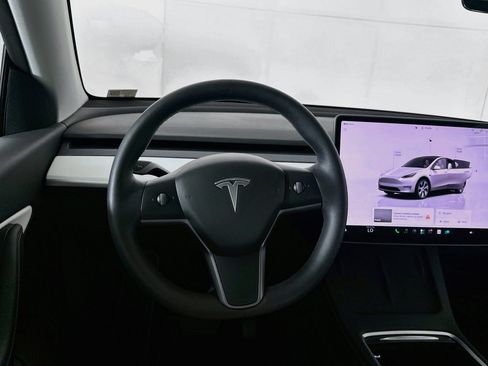 Used 2022 Tesla Model Y Long Range AWD/4WD image 16