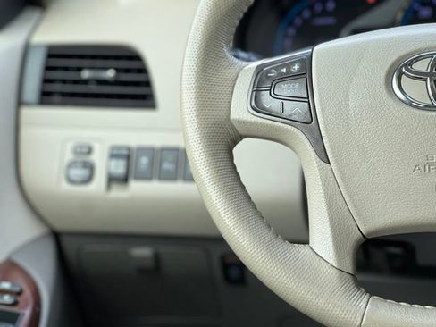 Used 2013 Toyota Sienna XLE w/ Premium Pkg FWD image 34