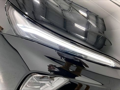 Used 2025 Buick Enclave Sport Touring FWD image 35