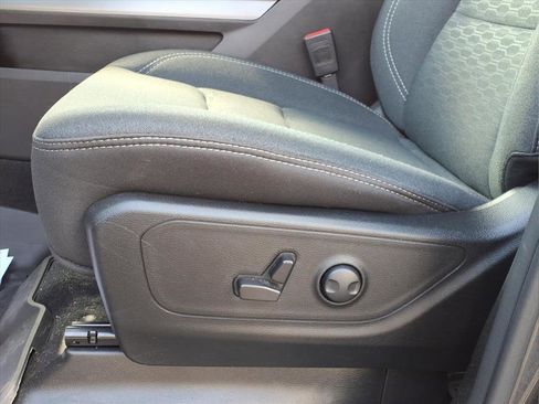 Used 2025 RAM 1500 Big Horn AWD/4WD image 19
