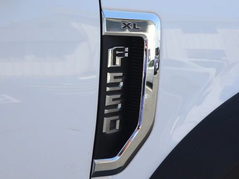 Used 2017 Ford F550 2WD Regular Cab Super Duty image 48